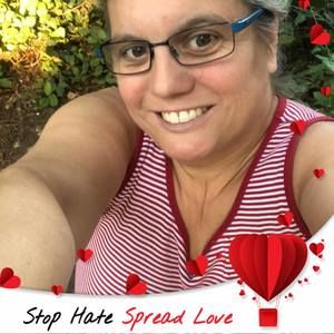 Meet your Posher, Adrianne